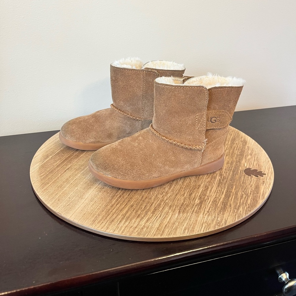 Used Ugg Keelan Tan Suede Boots with Fur Lining, Unisex size 9T